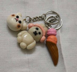 🍦🐻🐾 Cuteness On-the-Go – Handmade Keychain Comb