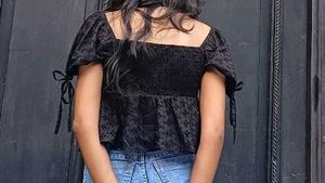 Women Stylish Self- Design Sweetheart Neck Top