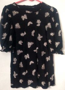 Floral Print Black top⁠人✿