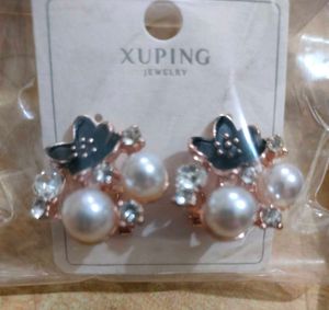 EAR STUDS EACH -99 /-
