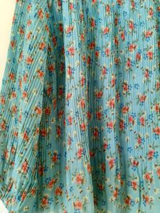 Floral Print Pleated Top