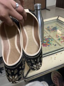 Embroidered Juttis - Ethnic Elegance