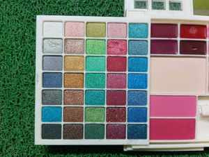 Makeup Kit