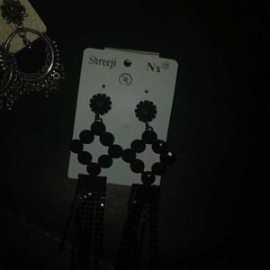 Beautiful Earings In Black Colour