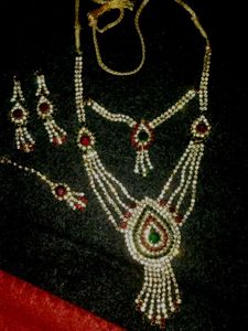 Sparkling Necklace &amp; Earring Set