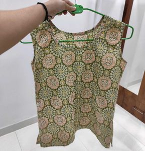 Floral Print Sleeveless Top