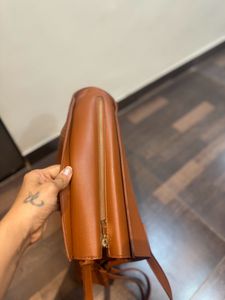 Good Looking Hand Bag