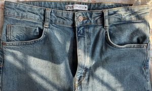 Zara High waisted Straight Jeans