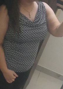 Fancy Slevless Black Top