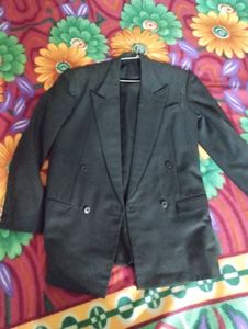 ब्लैक ब्लेज़र