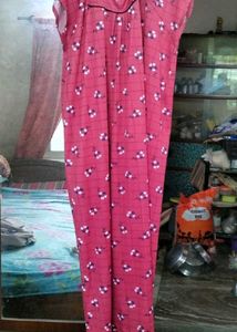 Floral Print Nightsuit free Sizes.good condition.