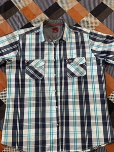 Men&#39;s Casual Shirt