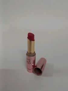 Lakme 9to5 Primer+Matte Lipstick- Scarlet Surge