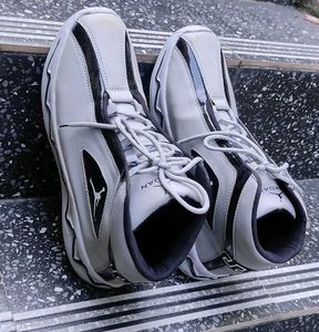 men Sneakers