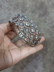 Elegant Silver Tone Bangle