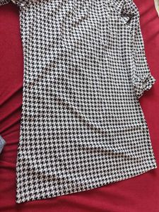 Houndstooth Print Top
