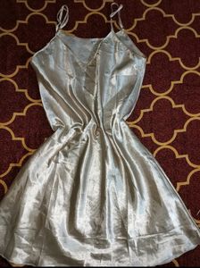 WOMAN BRIDE MAKEUP DRESS