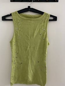 Knitted Top With Bead Work 💚