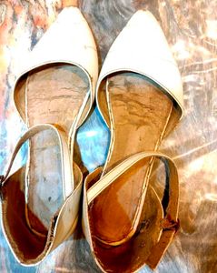 Used White Flat Sandal