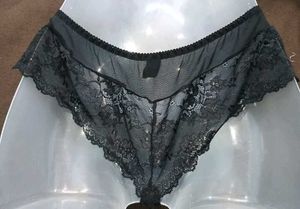 Black Lace Detail Thong 💚