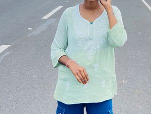 Chikan kari Short Kurti