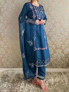 NEW WITH TAGS - 3 Piece Kurta Set