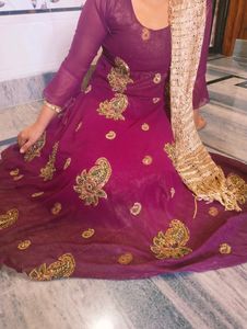 Full Circle Frok Suit  With Legi  And Dupatta   Complete Three Pieces  Fabric ---georgette   Full Embroidery On Shirt   (Only One Time Use  )   Margan ---given
