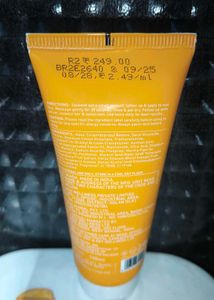 Dot &amp; Key Face Wash