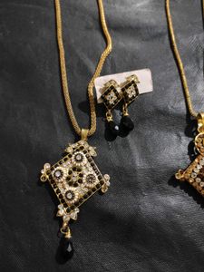 Necklace &amp; Earring (1 Set)