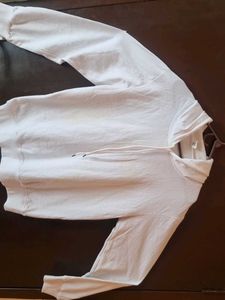 Comfy White hooded sweatshirt really soft quality