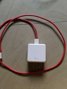 OnePlus Warp Charger with cable