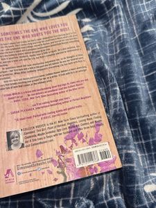 IT ENDS WITH US (COLLEEN HOOVER)