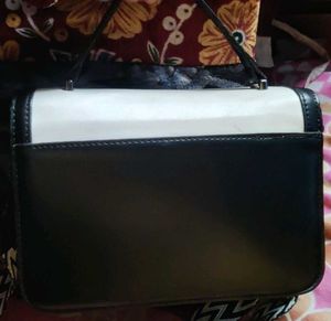 Chic Two-Tone Handbag