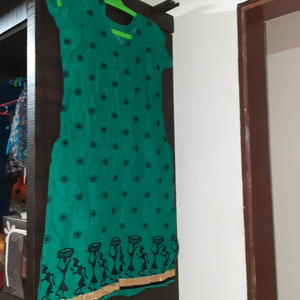 kurta 34 bust size can be paired with black leggins or chudidaar