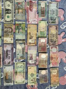 32 Banknote Currency Notes (Make Your Offer)