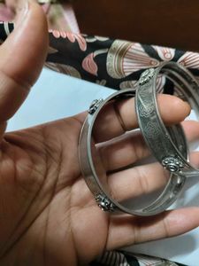 Silver Tone Bangle Set