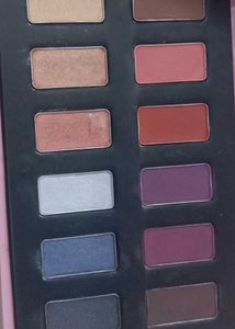 POPXO 12 Shade Eye Shadow