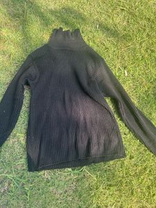 Cozy Turtleneck Sweaters (black and beige 2 p