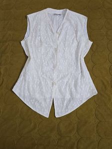 Embroidered White waist coat bust 34/36