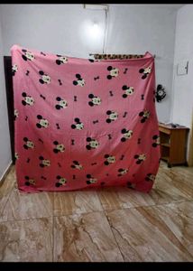 Bed Sheet With 4 Pillow Covers (86x87 Inches)