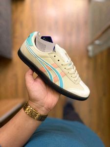 *ONITSUKA TIGER TOKUTEN STOP LOVING WOMAN*