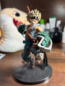 Three Action Figure : Levi , Bakugo , Zoro