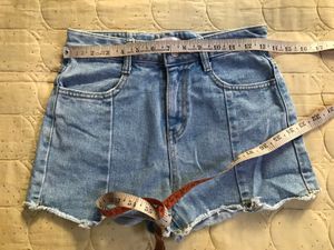 Highwaisted Denim Shorts Waist 26
