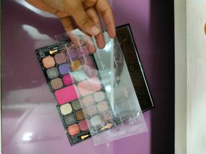 Multicolor Eyeshadow Palette