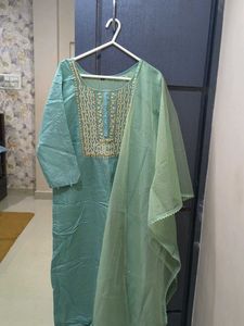 Green 2 piece Kurta Set(kurta and dupatta)