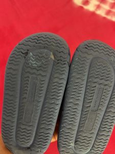 Boy&#39;s Shark Print Slides - Size 25