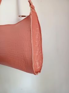 💥🆕️ Trendy Baguette Handbag