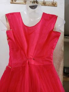 Beautiful 😍 Gowns For Girls