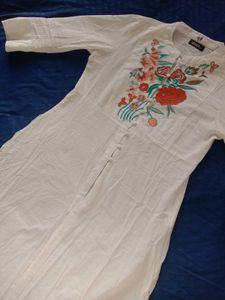 Trendy White Kurta With Slit For Women (30-32)