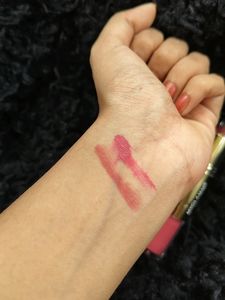 New MyGlamm Super Duo Lipstick